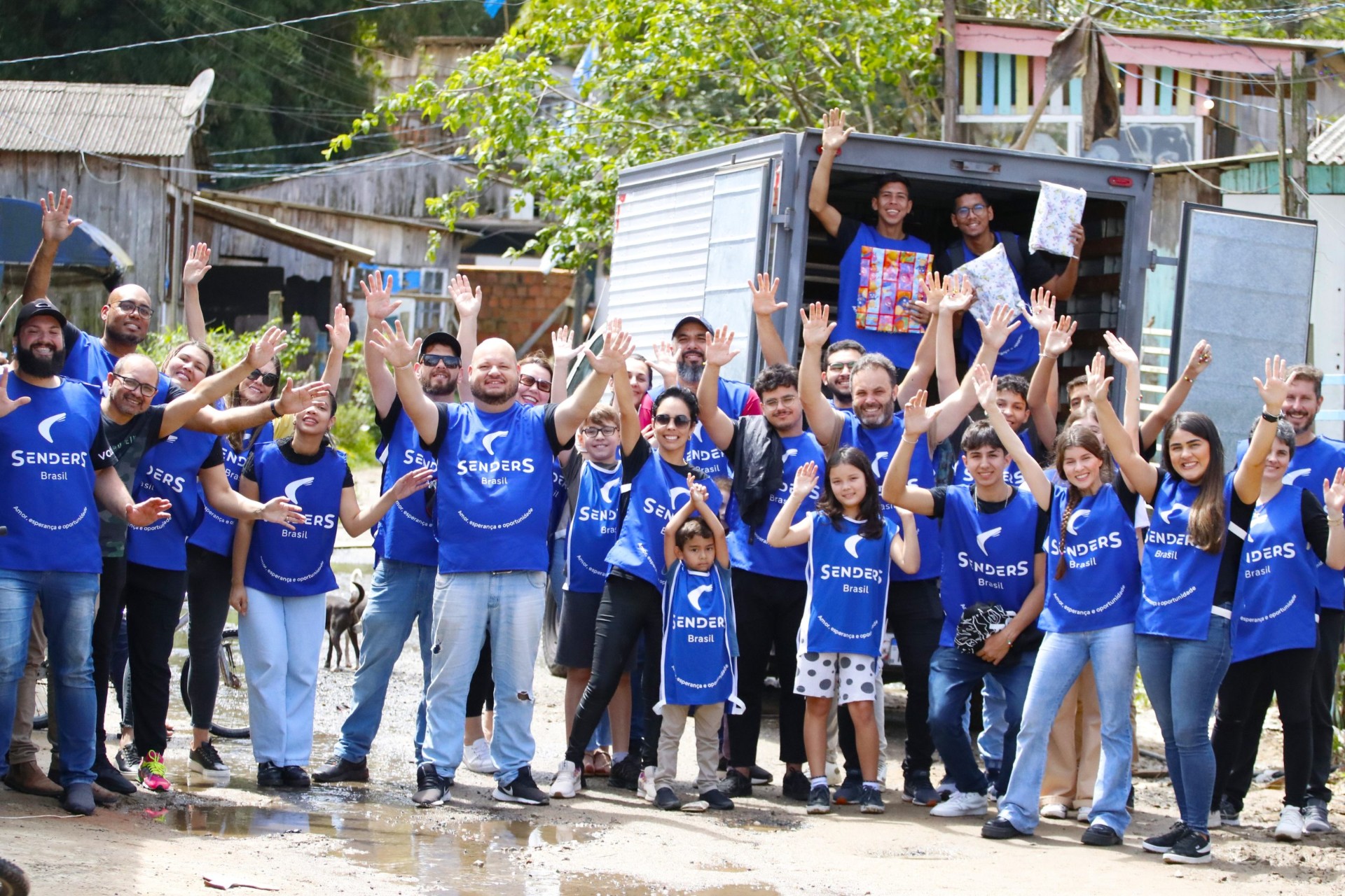 Voluntários Senders Global em ação